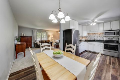Tiny photo for 613 Autumn Drive, Roselle, IL 60172 (MLS # 12488413)