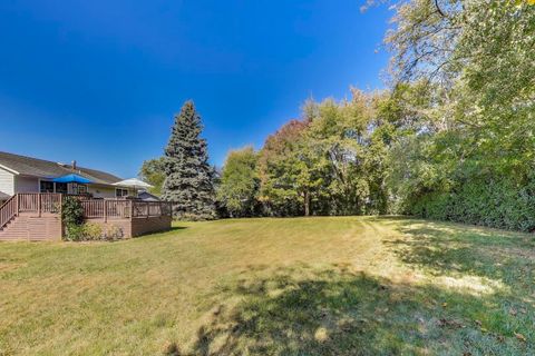Tiny photo for 613 Autumn Drive, Roselle, IL 60172 (MLS # 12488413)