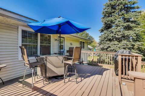 Tiny photo for 613 Autumn Drive, Roselle, IL 60172 (MLS # 12488413)