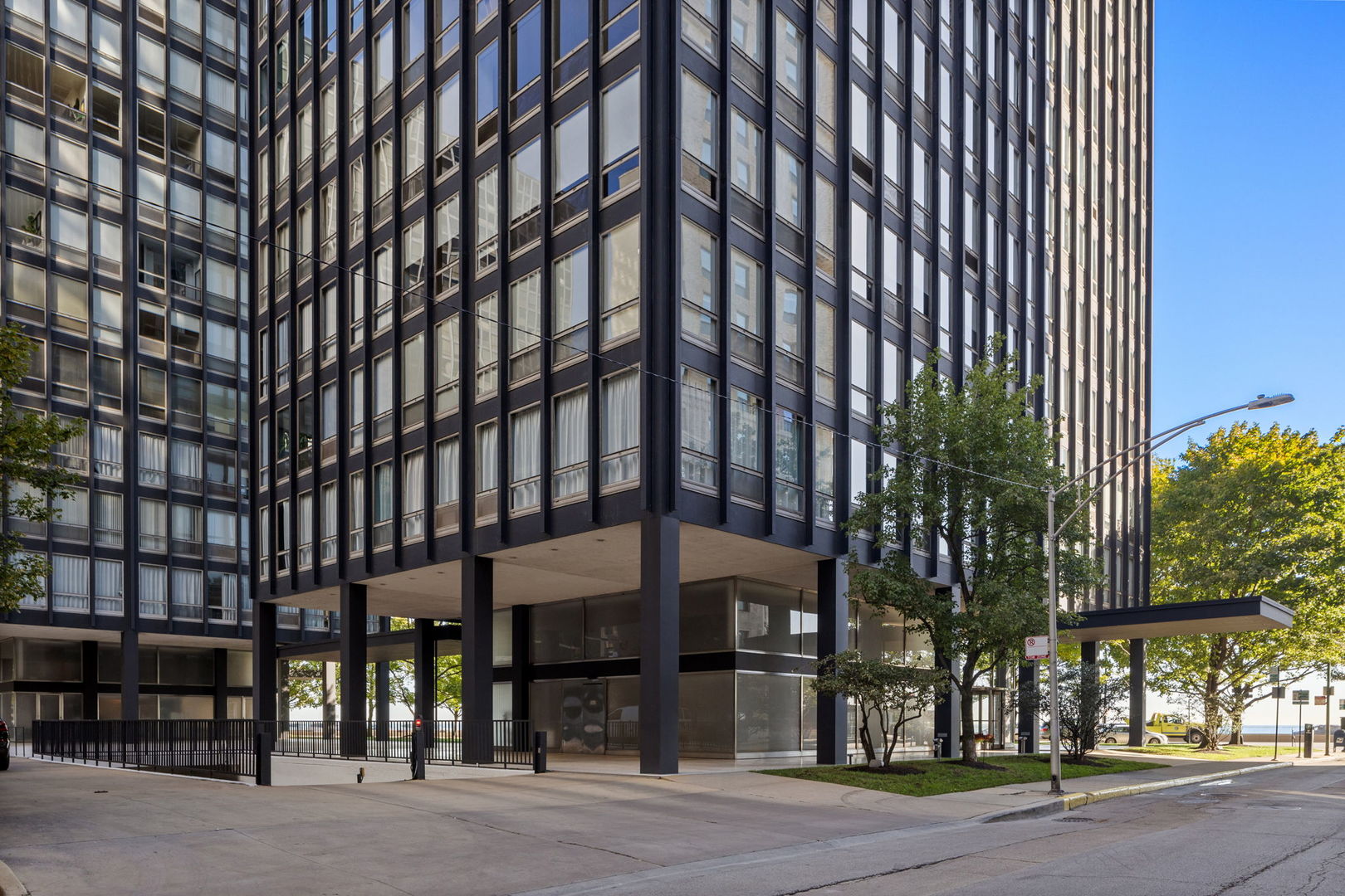 860 N Lake Shore Drive 14K