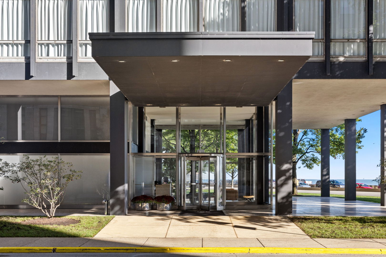 860 N Lake Shore Drive 14K
