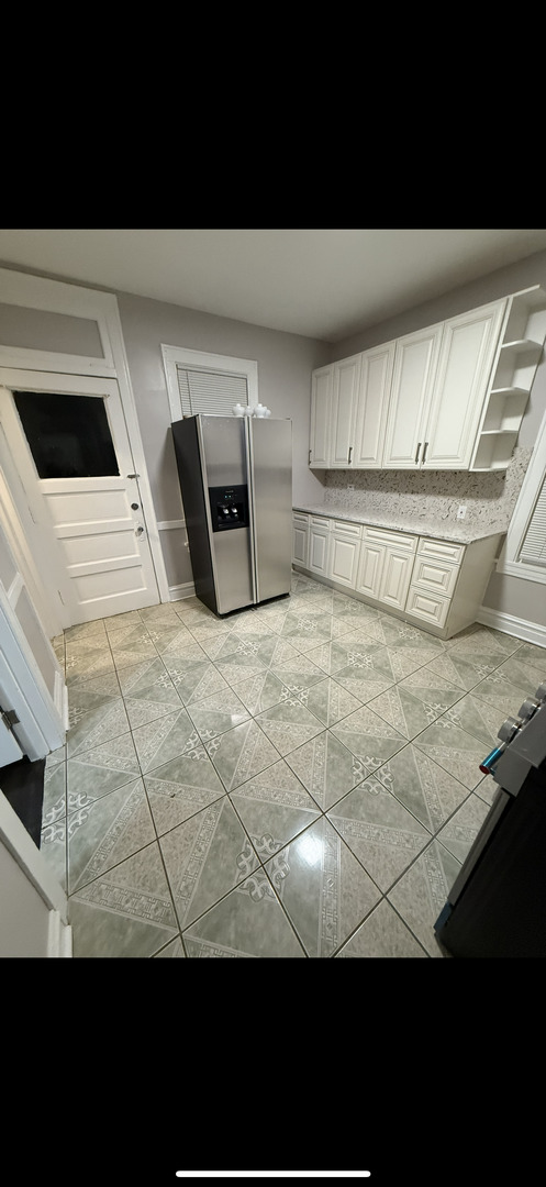 4514 N Springfield Avenue