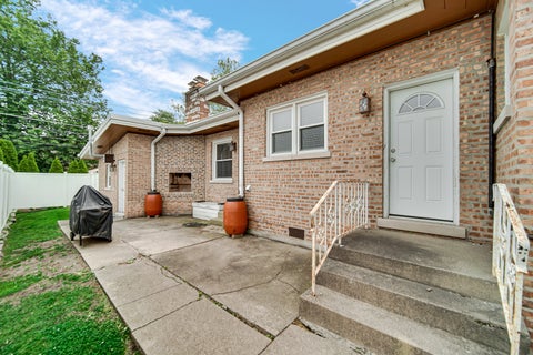 Tiny photo for 9157 S Avers Avenue, Evergreen Park, IL 60805 (MLS # 12770718)