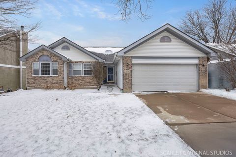 Photo of 23 Westmoor Court, Aurora, IL 60502 (MLS # 12542460)