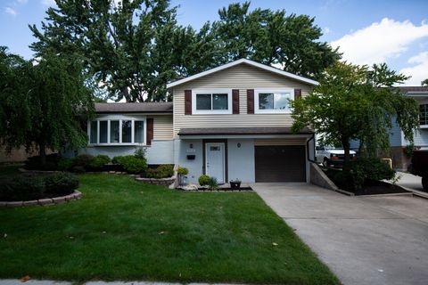 Photo of 9012 W 89th Street, Hickory Hills, IL 60457 (MLS # 12470552)