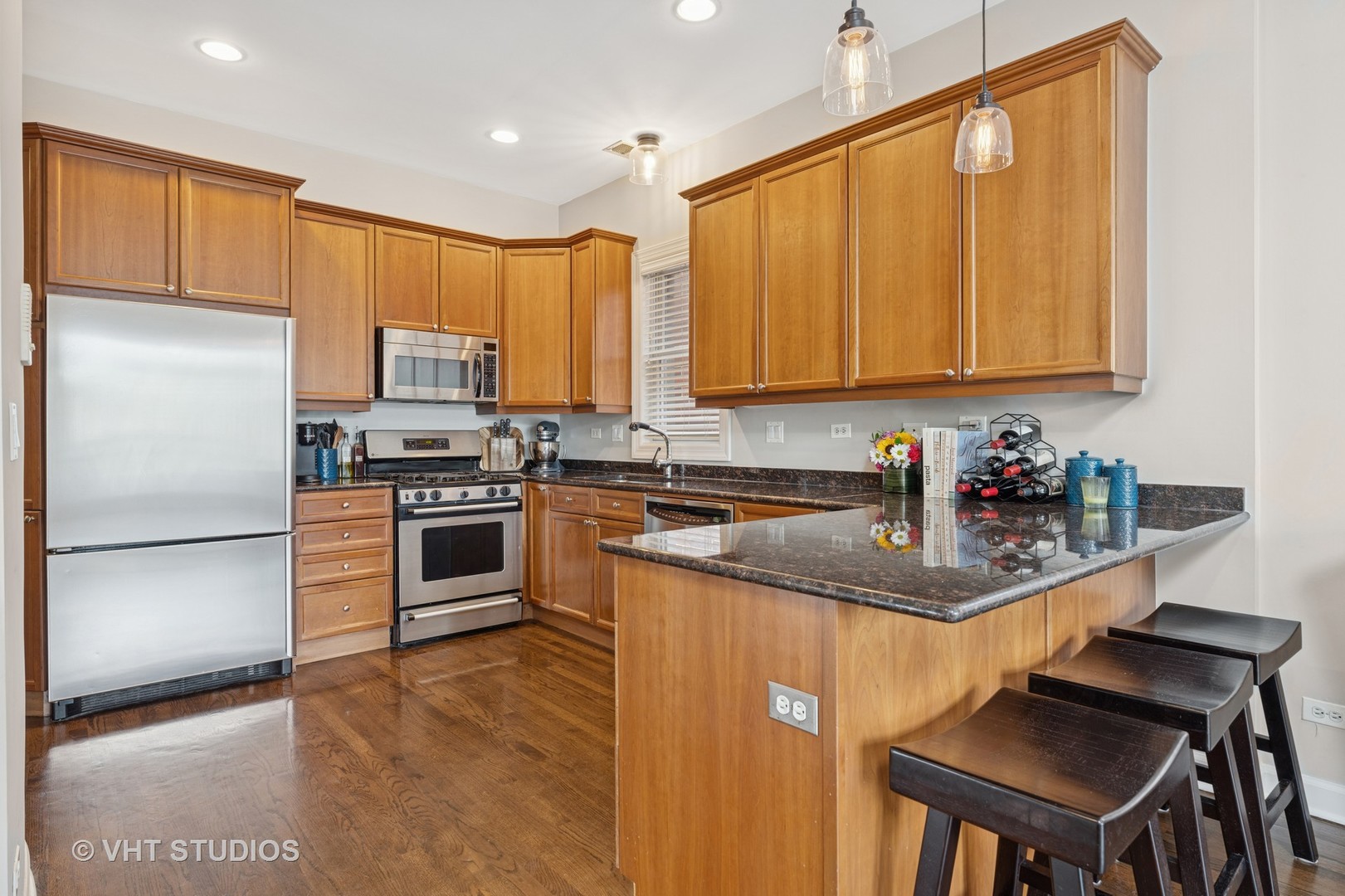 821 W Wrightwood Avenue 3
