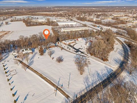 Tiny photo for 8210 Ridgewood Road, RockIsland, IL 61201 (MLS # 100000029)