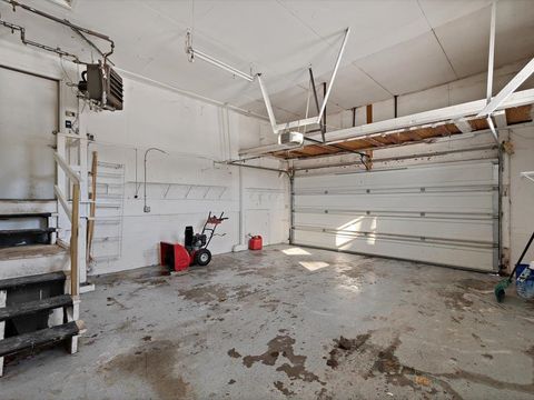 Tiny photo for 8210 Ridgewood Road, RockIsland, IL 61201 (MLS # 100000029)