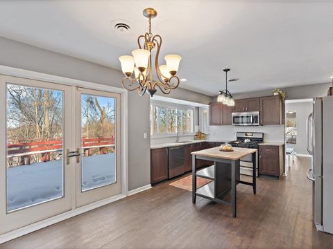 Tiny photo for 8210 Ridgewood Road, RockIsland, IL 61201 (MLS # 100000029)