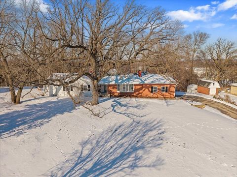 Tiny photo for 8210 Ridgewood Road, RockIsland, IL 61201 (MLS # 100000029)