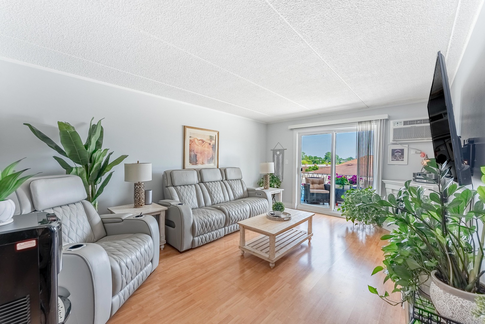 7929 W Grand Avenue 404