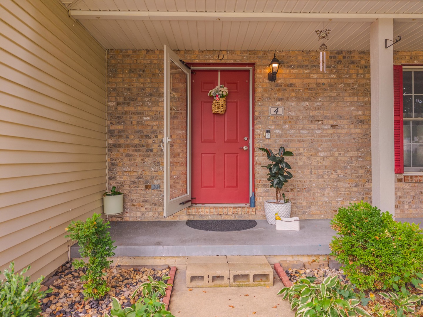 4 Breckenwood Court