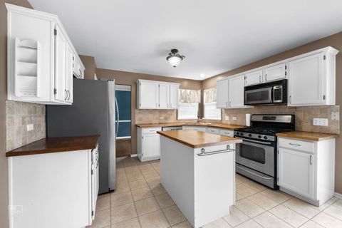 Tiny photo for Aurora, IL 60502 (MLS # 12500320)