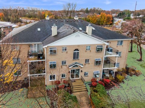 Tiny photo for 1258 CHALET Road #301, Naperville, IL 60563 (MLS # 12479047)