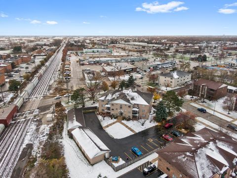 Tiny photo for 1258 CHALET Road #301, Naperville, IL 60563 (MLS # 12479047)