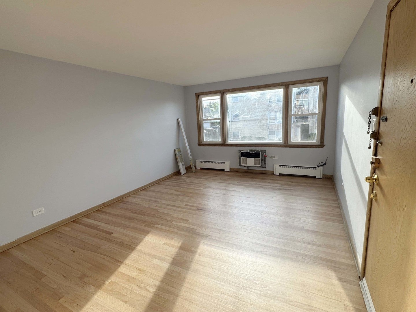 4385 N Oak Park Avenue 1-B