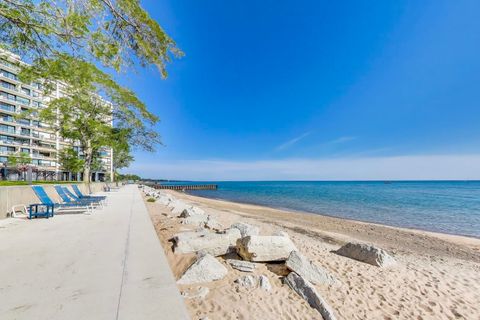 Tiny photo for 1630 N Sheridan Road #7K, Wilmette, IL 60091 (MLS # 12588255)