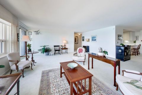 Tiny photo for 1630 N Sheridan Road #7K, Wilmette, IL 60091 (MLS # 12588255)