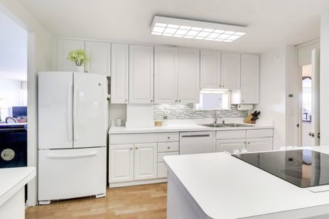 Tiny photo for 1630 N Sheridan Road #7K, Wilmette, IL 60091 (MLS # 12588255)