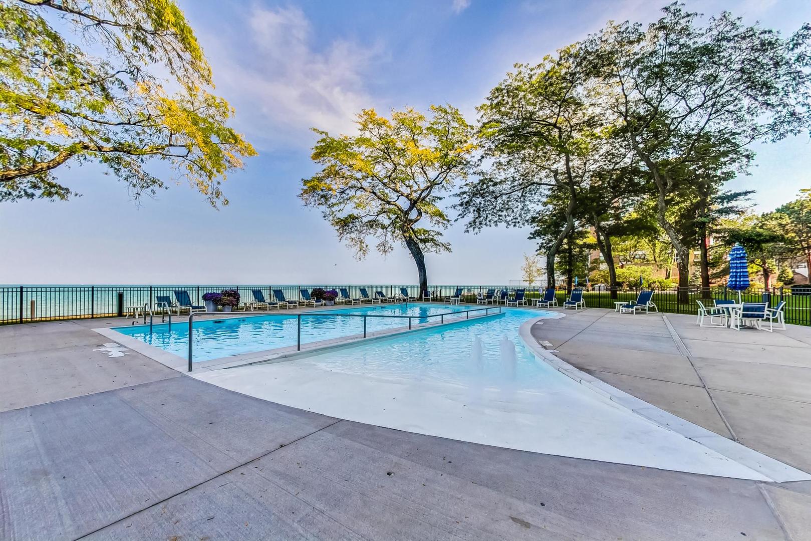 1630 N Sheridan Road 7K