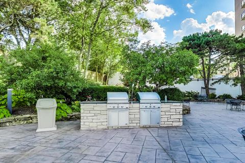 Tiny photo for 1630 N Sheridan Road #7K, Wilmette, IL 60091 (MLS # 12588255)