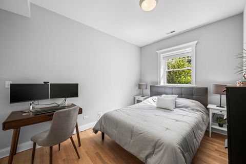 Tiny photo for 1504 W Cullom Avenue #G, Chicago, IL 60613 (MLS # 12645722)