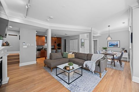 Tiny photo for 1504 W Cullom Avenue #G, Chicago, IL 60613 (MLS # 12645722)