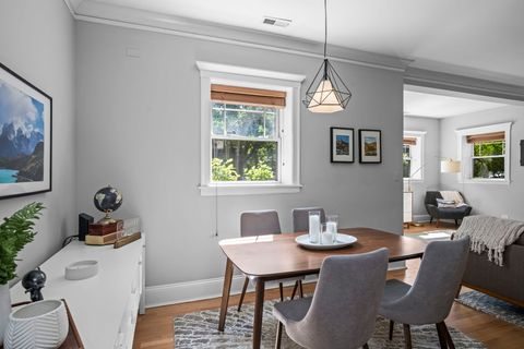 Tiny photo for 1504 W Cullom Avenue #G, Chicago, IL 60613 (MLS # 12645722)