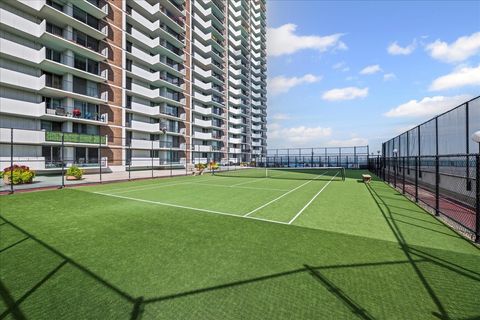 Tiny photo for 6033 N Sheridan Road #37L, Chicago, IL 60660 (MLS # 12467826)