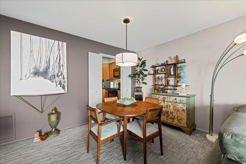 Tiny photo for 6033 N Sheridan Road #37L, Chicago, IL 60660 (MLS # 12467826)