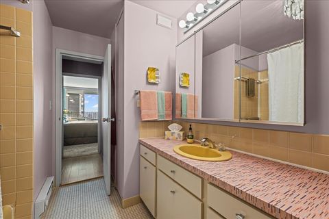 Tiny photo for 6033 N Sheridan Road #37L, Chicago, IL 60660 (MLS # 12467826)