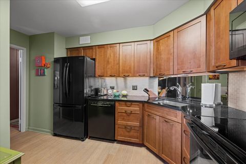 Tiny photo for 6033 N Sheridan Road #37L, Chicago, IL 60660 (MLS # 12467826)