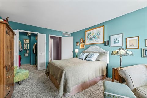 Tiny photo for 6033 N Sheridan Road #37L, Chicago, IL 60660 (MLS # 12467826)