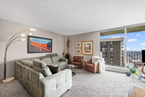 Tiny photo for 6033 N Sheridan Road #37L, Chicago, IL 60660 (MLS # 12467826)