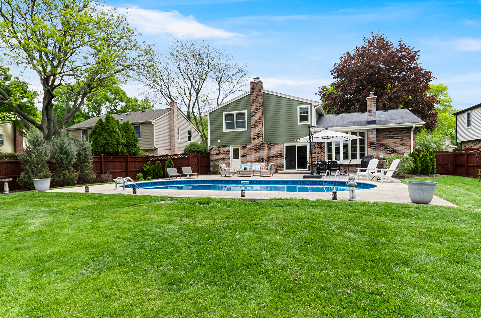 1527 CHICKASAW Drive