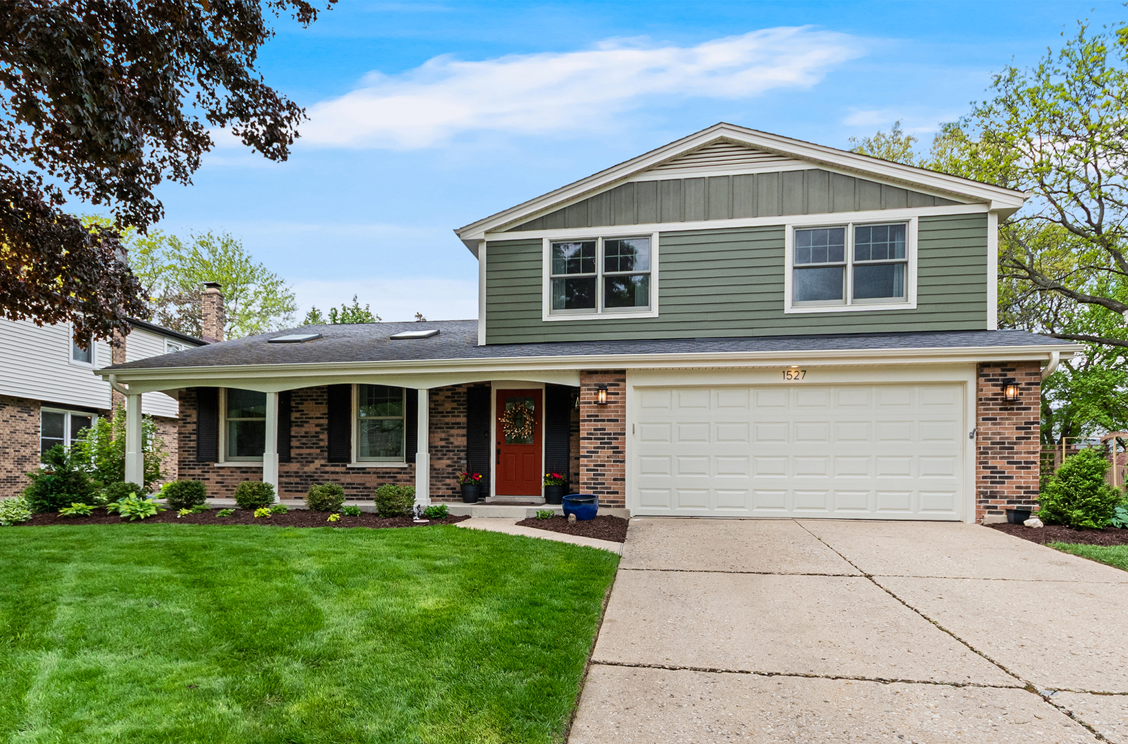 1527 CHICKASAW Drive