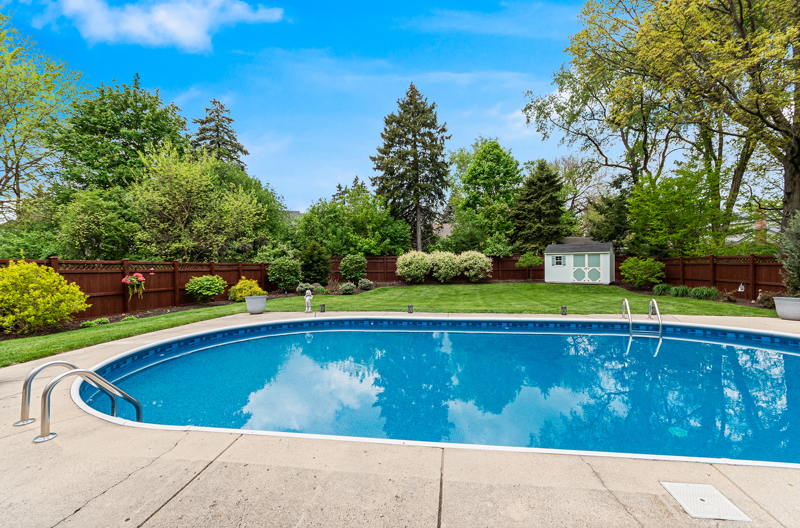 1527 CHICKASAW Drive