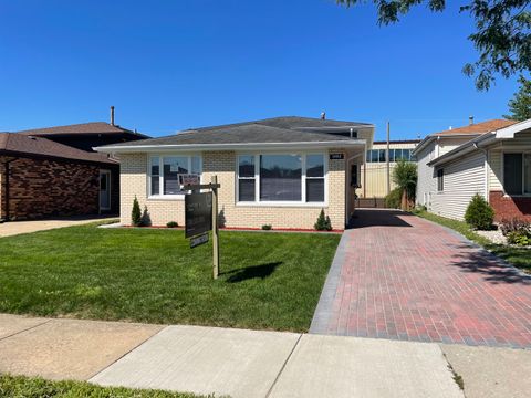 Photo of 13912 S MANISTEE Avenue, Burnham, IL 60633 (MLS # 12459217)