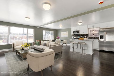 Tiny photo for 13912 S MANISTEE Avenue, Burnham, IL 60633 (MLS # 12459217)