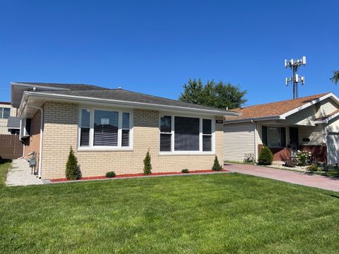 Tiny photo for 13912 S MANISTEE Avenue, Burnham, IL 60633 (MLS # 12459217)