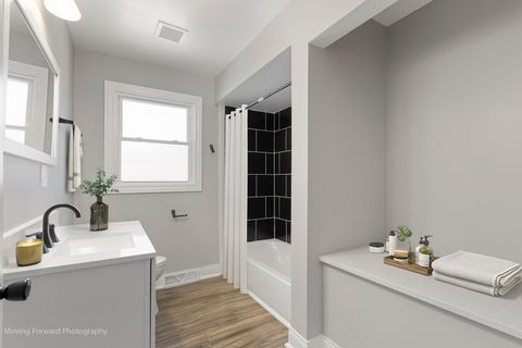 Tiny photo for 13912 S MANISTEE Avenue, Burnham, IL 60633 (MLS # 12459217)