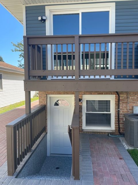 Tiny photo for 13912 S MANISTEE Avenue, Burnham, IL 60633 (MLS # 12459217)
