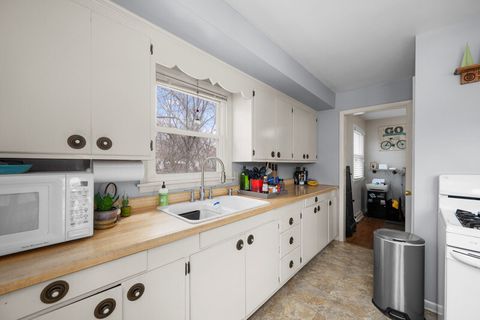 Tiny photo for 1612 31st Street A, Moline, IL 61265 (MLS # 12610125)