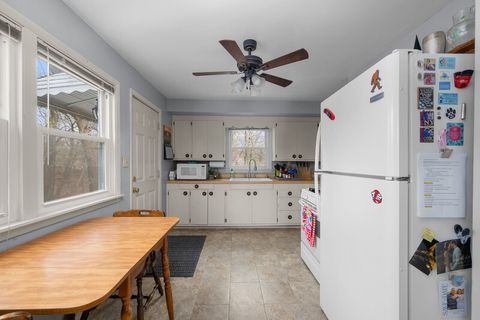 Tiny photo for 1612 31st Street A, Moline, IL 61265 (MLS # 12610125)