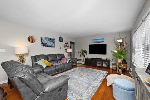 Tiny photo for 1612 31st Street A, Moline, IL 61265 (MLS # 12610125)