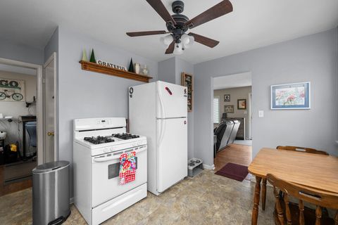 Tiny photo for 1612 31st Street A, Moline, IL 61265 (MLS # 12610125)