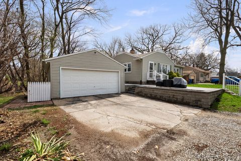 Tiny photo for 1612 31st Street A, Moline, IL 61265 (MLS # 12610125)