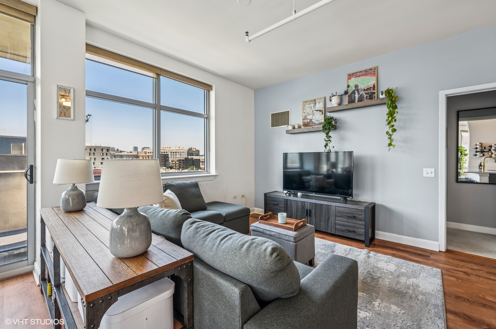 511 W Division Street 607