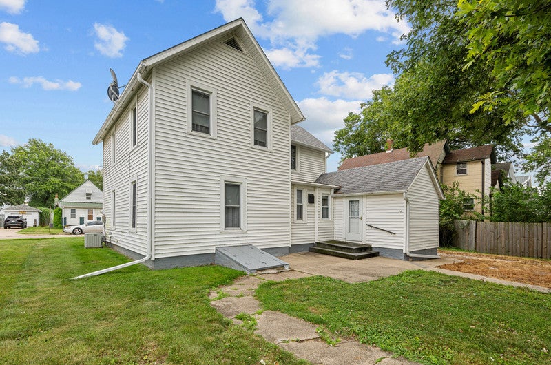 819 N Elm Street