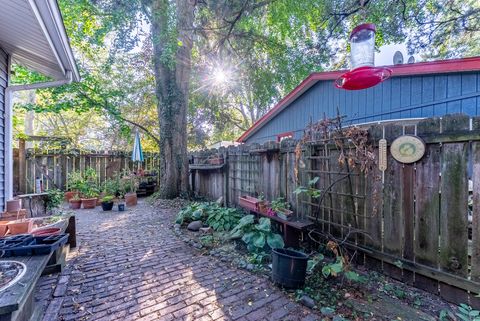 Tiny photo for 3S240 Burr Oak Drive, Glen Ellyn, IL 60137 (MLS # 12509026)